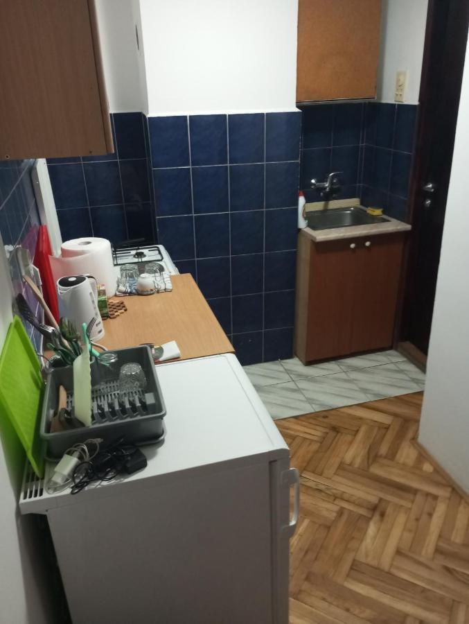 Airport Md Rooms Belgrado Buitenkant foto