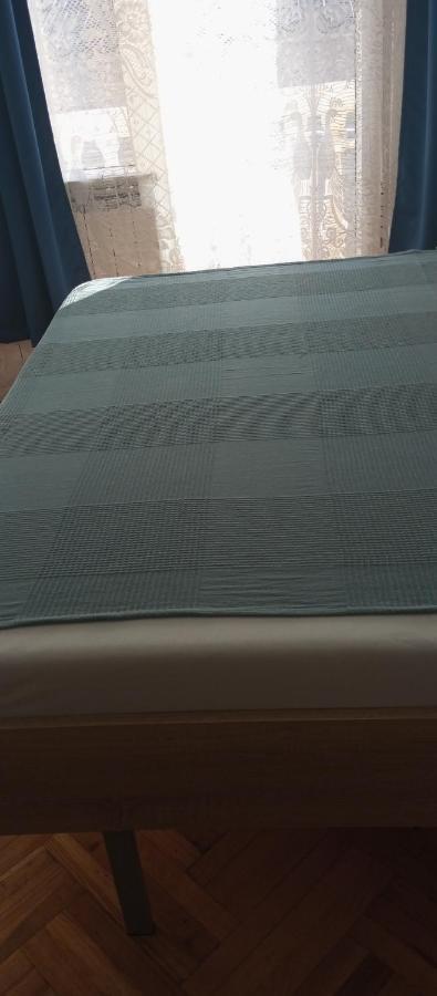 Airport Md Rooms Belgrado Buitenkant foto